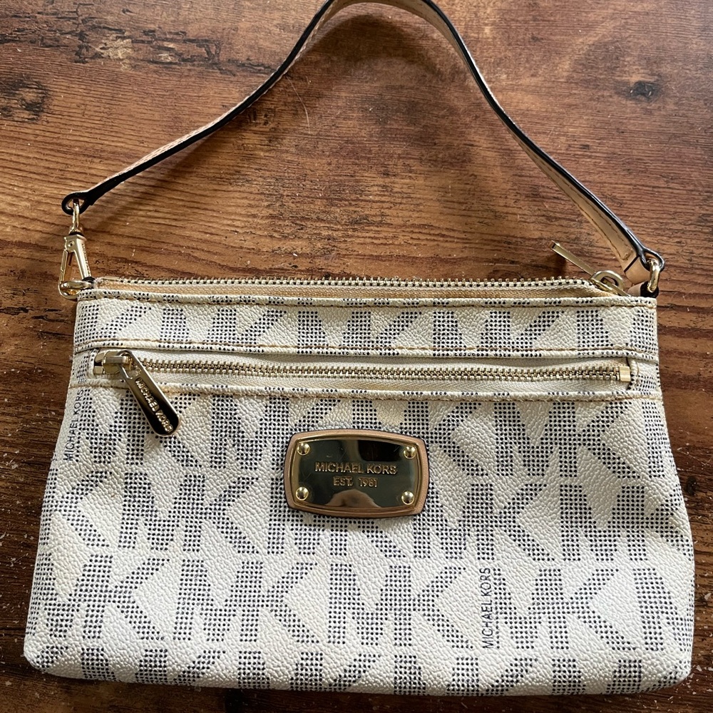 Michael Kors wristlet
